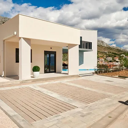 Dolce Villa *