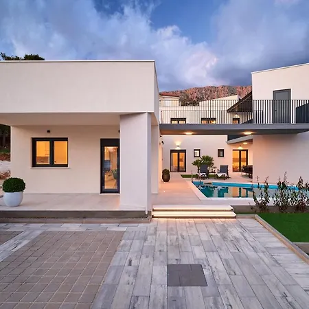 Dolce Vila *